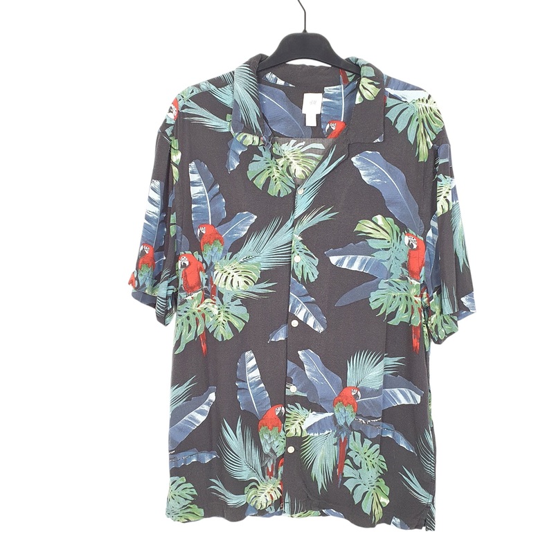 H&M Hawaiian Parrots Tropical Short Sleeve Regular Fit Viscose Shirt Mens M
